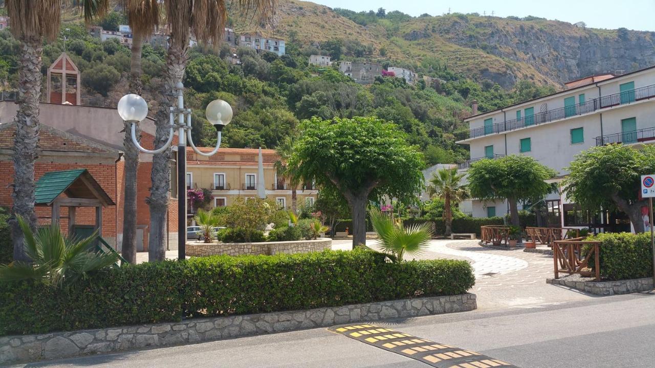 Bed and Breakfast A Due Passi Dal Mare Acquappesa Exterior foto